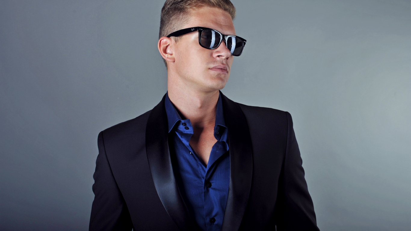 Smoking, Blazer, Brillen, Brille, Anzug. Wallpaper in 1366x768 Resolution