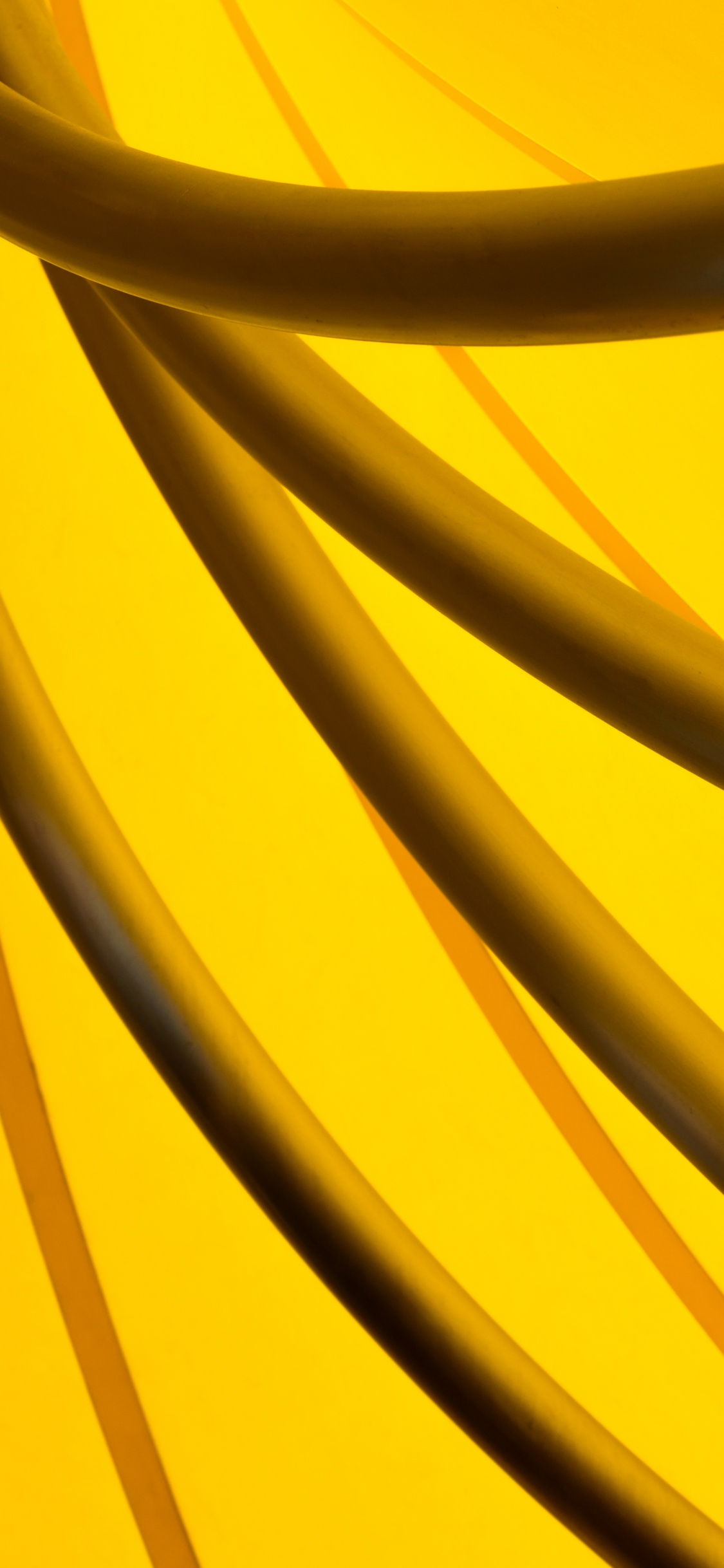 Gelbe Und Blaue Wendeltreppe. Wallpaper in 1125x2436 Resolution