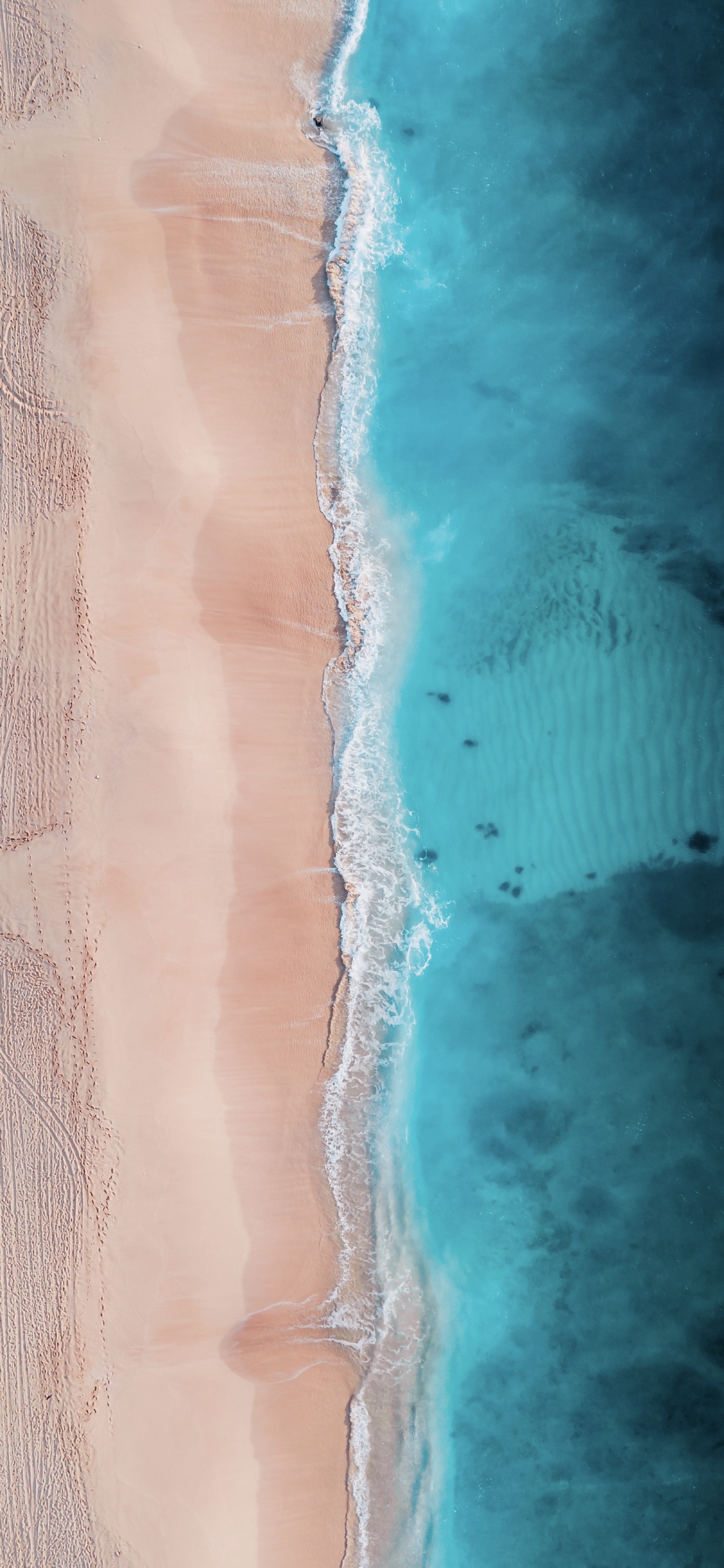 Eau, Azure, Plage, Sand, Rive. Wallpaper in 1125x2436 Resolution