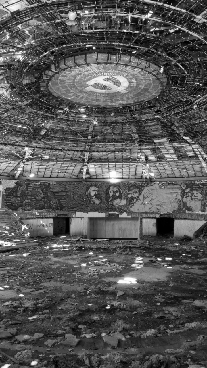 Photo en Niveaux de Gris D'un Immeuble. Wallpaper in 720x1280 Resolution