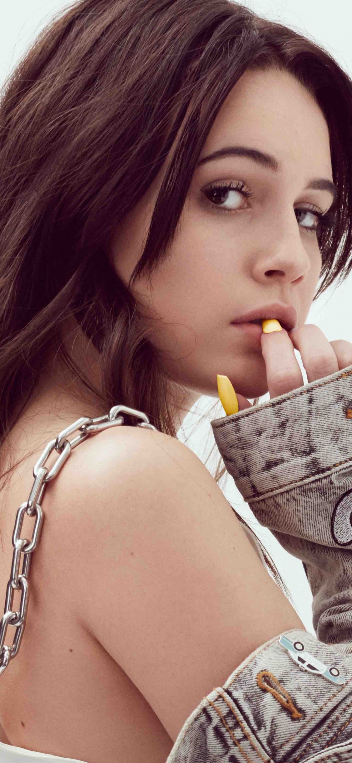 Bea Miller, Aurora, Haar, Schönheit, Haut. Wallpaper in 1125x2436 Resolution