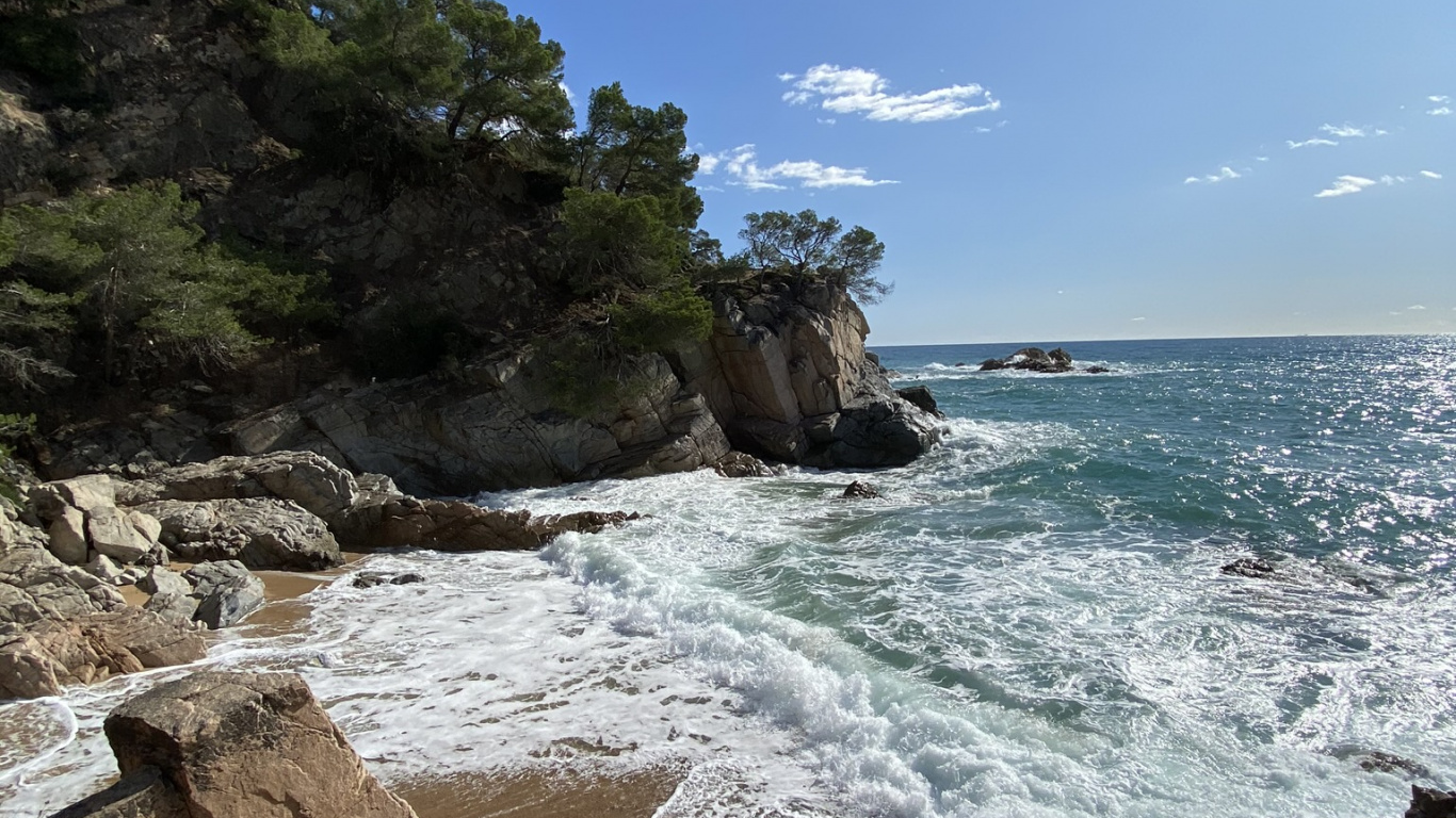 Côte, Corps de L'eau, Rive, Rock, Promontoire. Wallpaper in 1366x768 Resolution