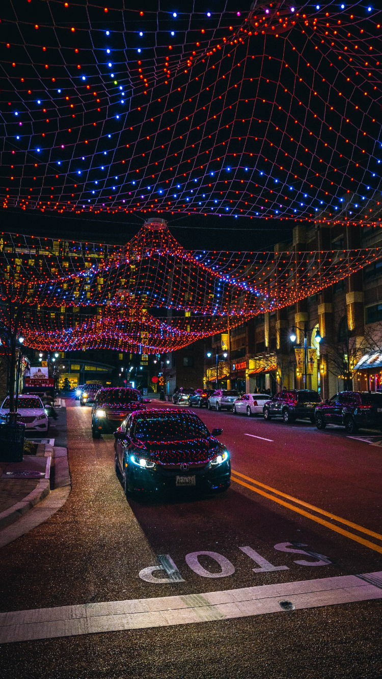 Coches en la Carretera Durante la Noche.. Wallpaper in 750x1334 Resolution