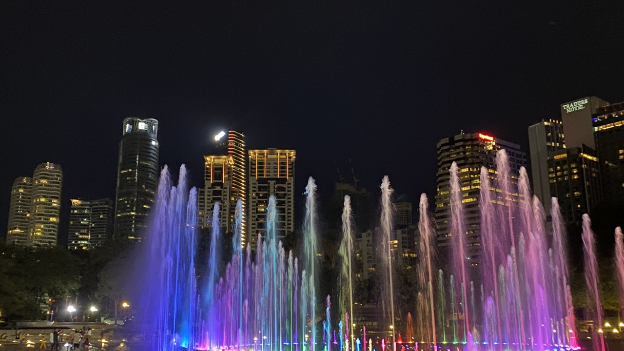 Reflection, Water, Fountain, Night, Liquid. Wallpaper in 1280x720 Resolution