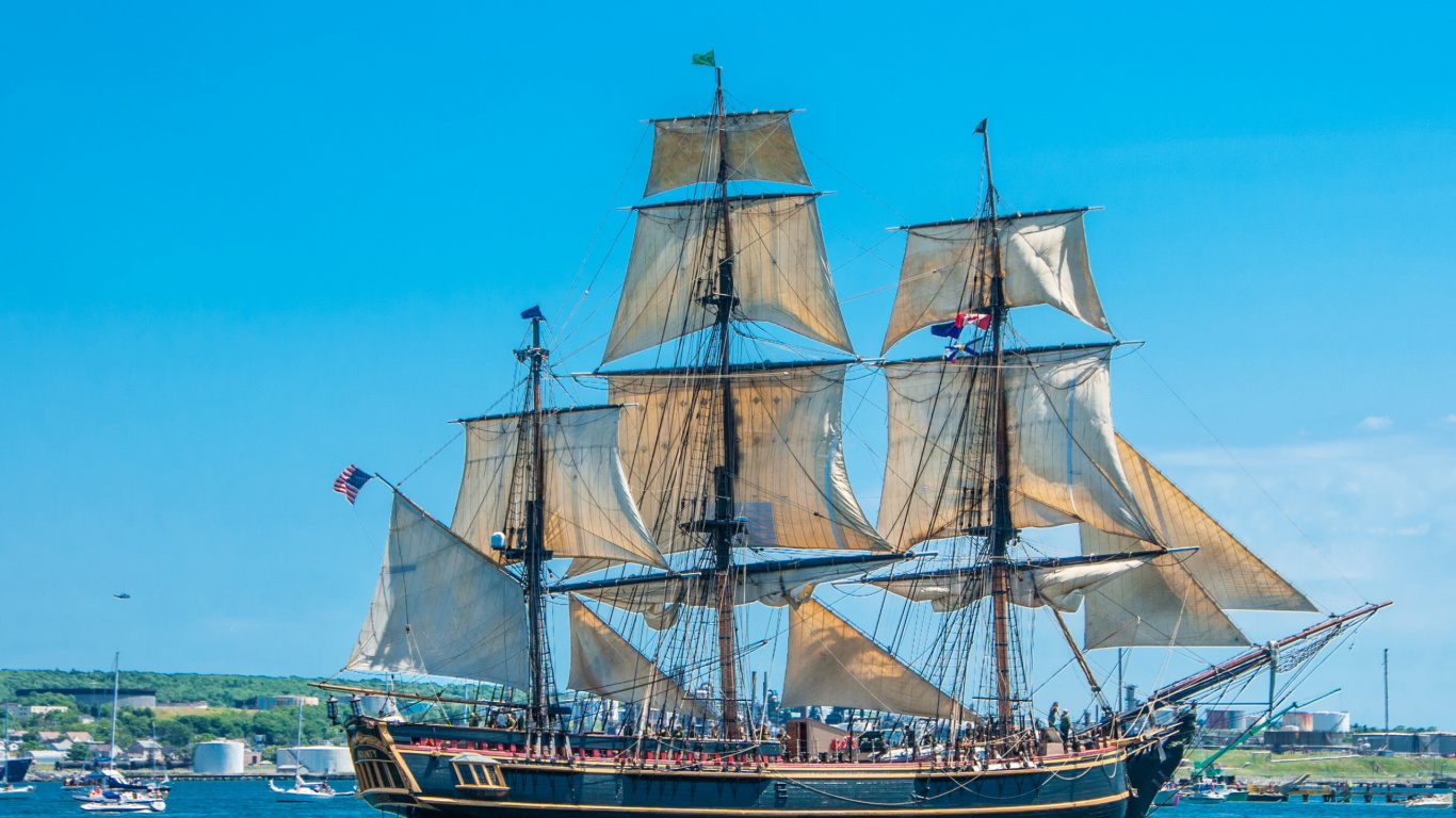 Brown and White Sail Ship on Sea During Daytime. Wallpaper in 1366x768 Resolution