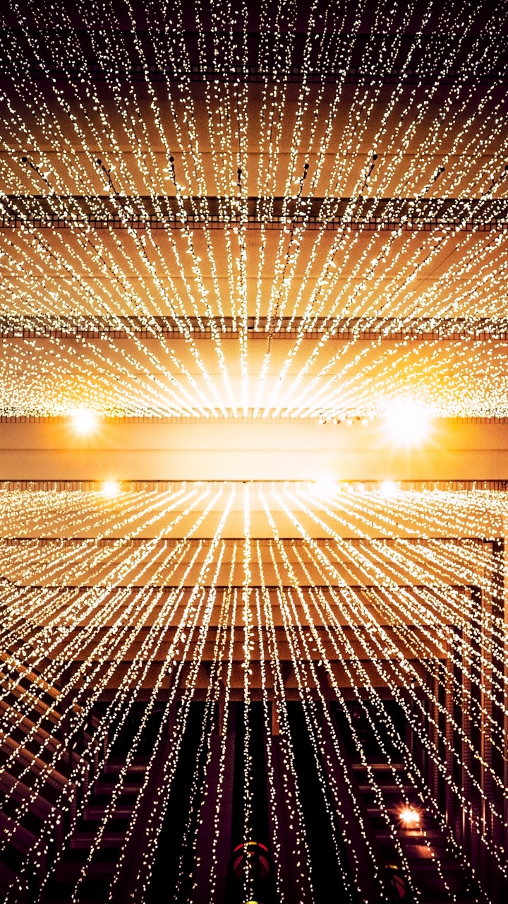 Luces de Cadena Blanca en la Pared Blanco y Negro. Wallpaper in 720x1280 Resolution