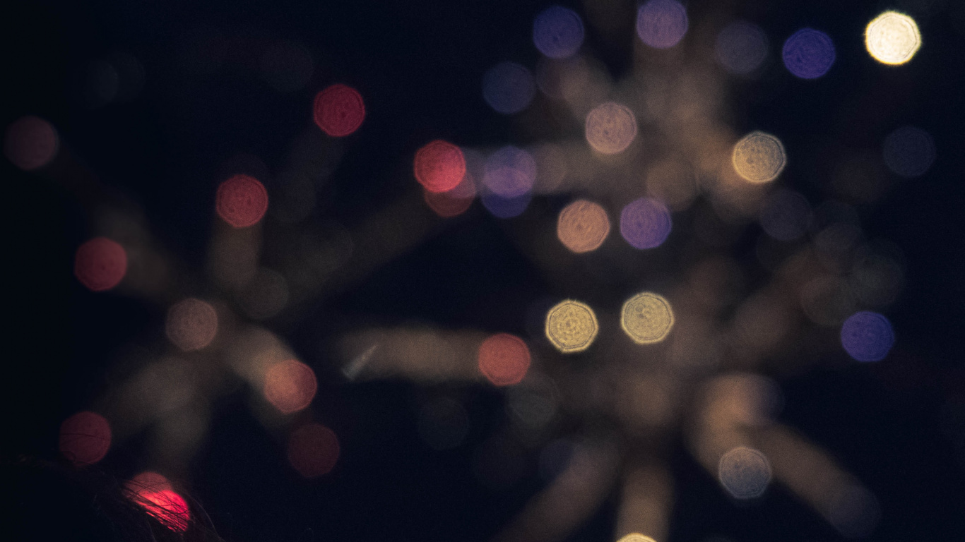 Woman With Red Hair in Front of White Lights. Wallpaper in 1366x768 Resolution