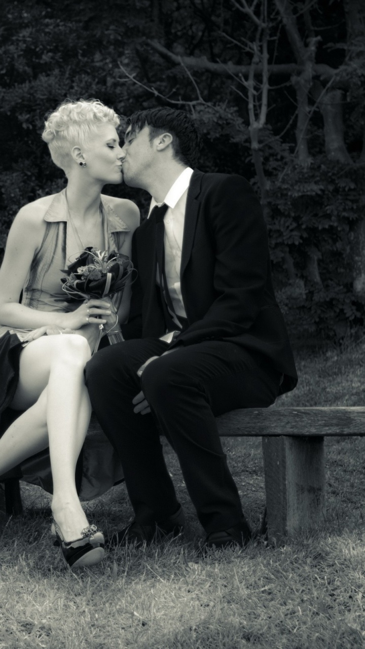 Baiser, Noir, Séance, Couple, Noir et Blanc. Wallpaper in 720x1280 Resolution