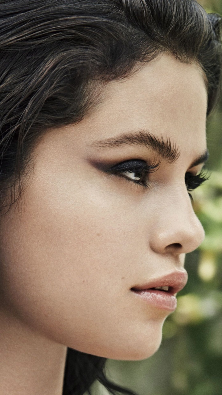 Selena Gomez, Alex Russo, Cabello, Peinado, Barbilla. Wallpaper in 720x1280 Resolution