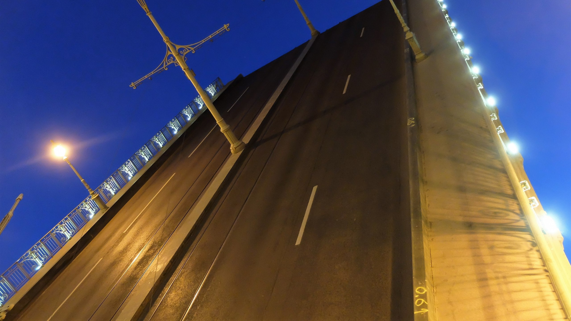 Gray Concrete Bridge Under Blue Sky During Daytime. Wallpaper in 1920x1080 Resolution
