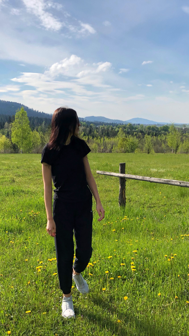 Grassland, Natural Environment, Pasture, People in Nature, Field. Wallpaper in 750x1334 Resolution