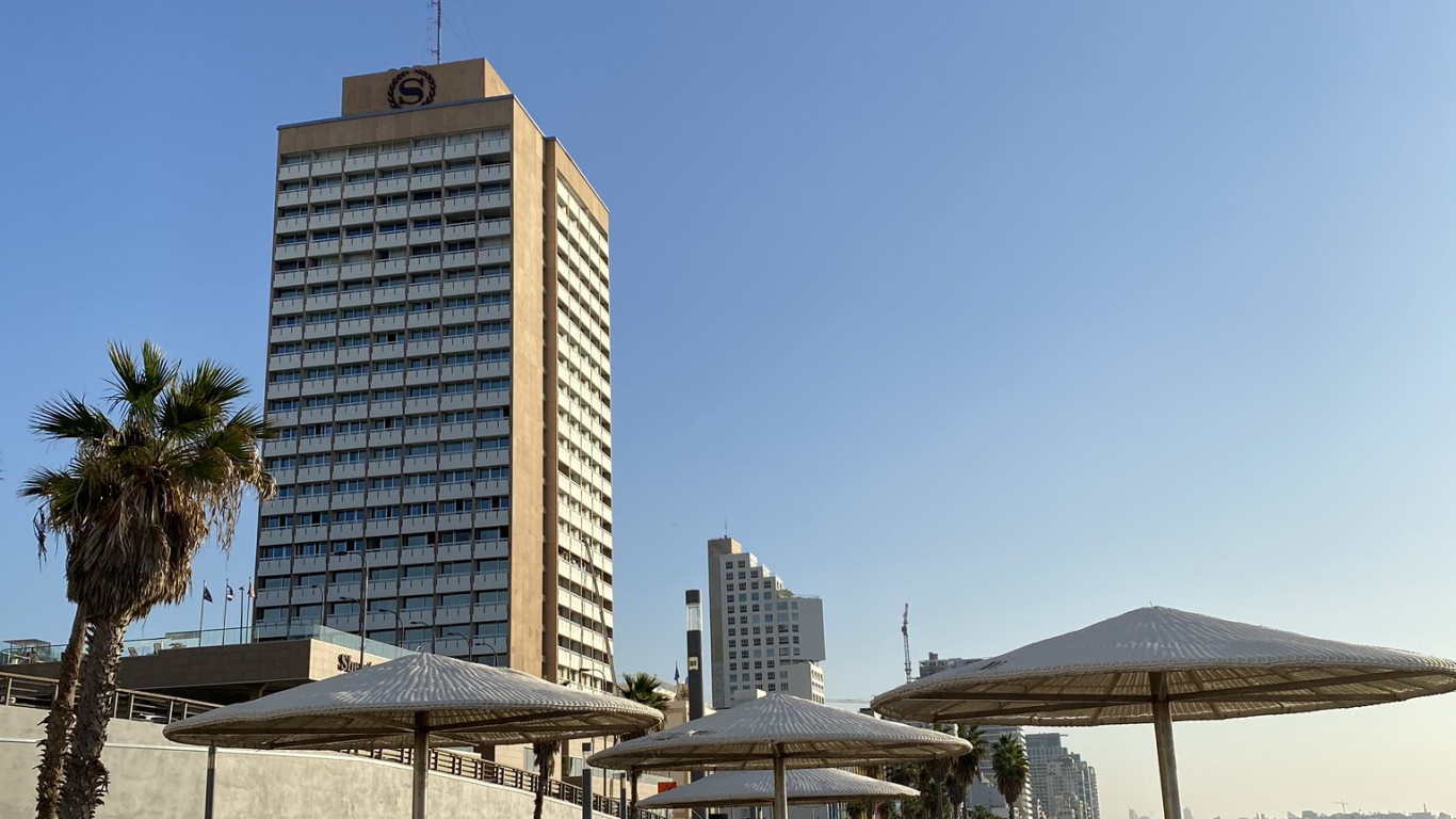 City, Tower Block, Commercial Building, Condominium, Shade. Wallpaper in 1366x768 Resolution