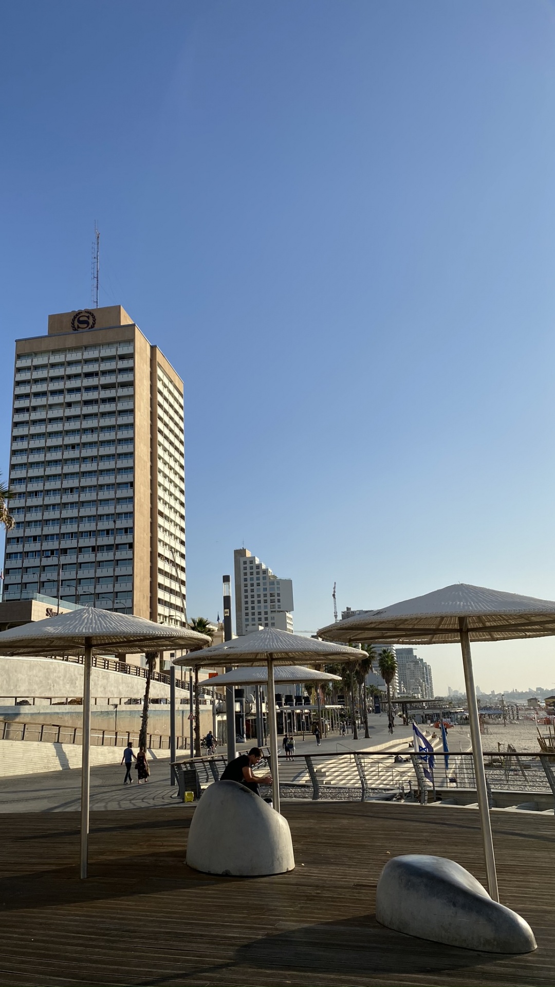 Tour de Bloc, Bâtiment Commercial, Copropriété, Gratte-ciel, Utilisation Mixte. Wallpaper in 1080x1920 Resolution