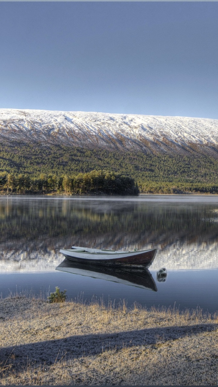 White Boat on Lake During Daytime. Wallpaper in 720x1280 Resolution