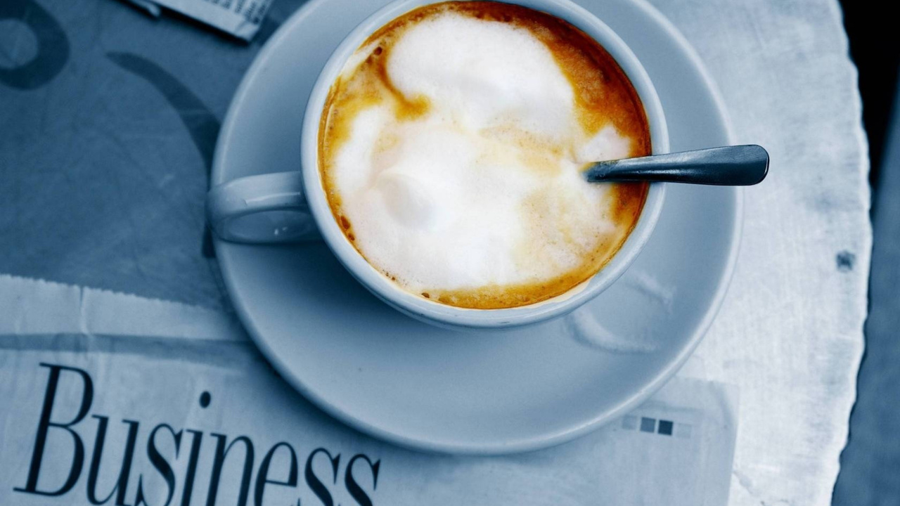 Tasse en Céramique Blanche Avec du Café. Wallpaper in 1280x720 Resolution