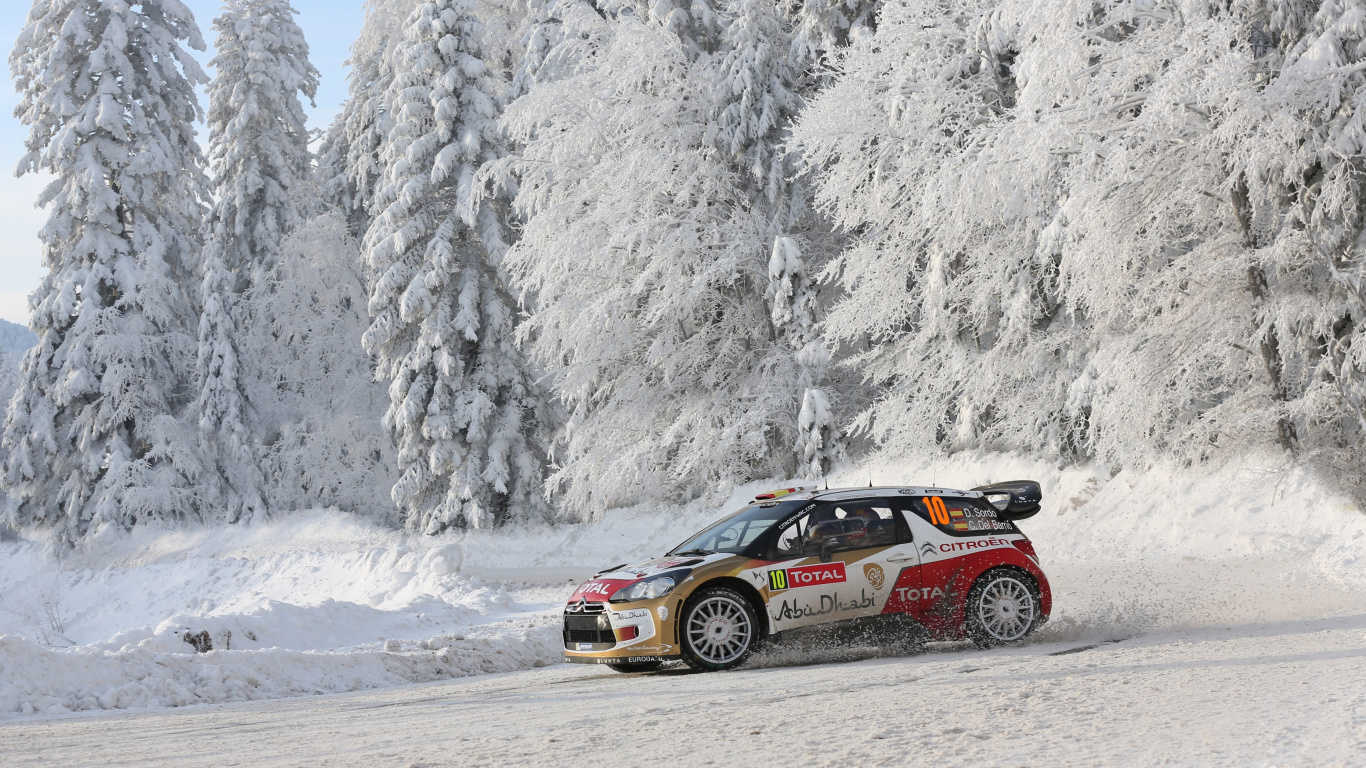 Chevrolet Camaro Noir et Orange Sur Route Couverte de Neige. Wallpaper in 1366x768 Resolution