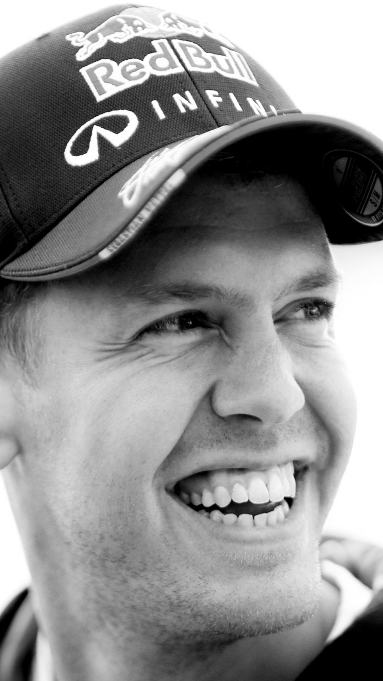 Coiffures, Sourire, Menton, Auto Racing, Casque de Vélo. Wallpaper in 750x1334 Resolution