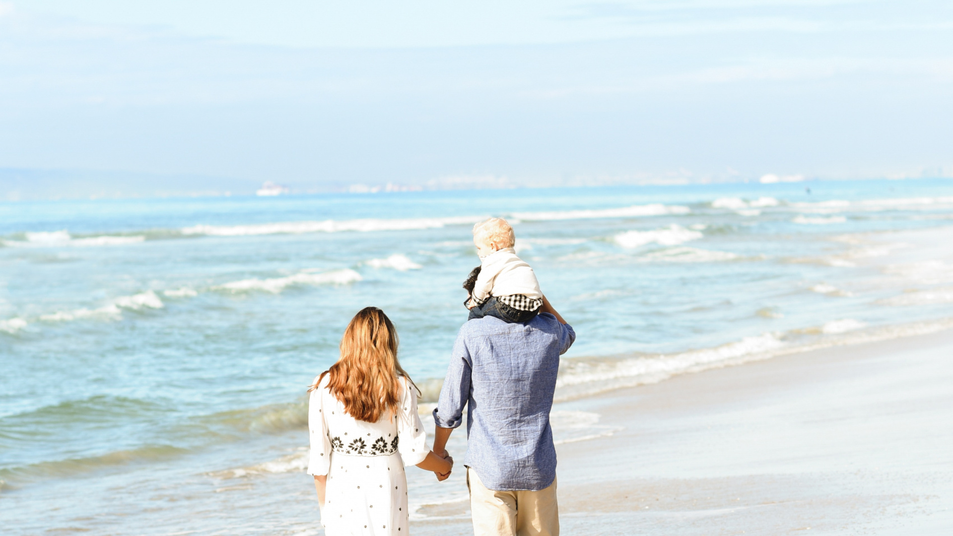 Couple Walking on Beach During Daytime. Wallpaper in 1920x1080 Resolution