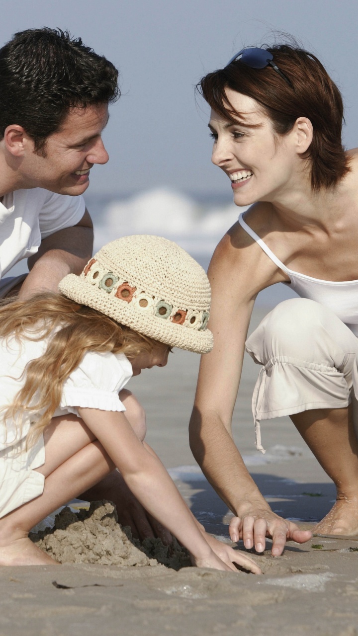 Fun, Vacation, Family, Sand, Child. Wallpaper in 720x1280 Resolution