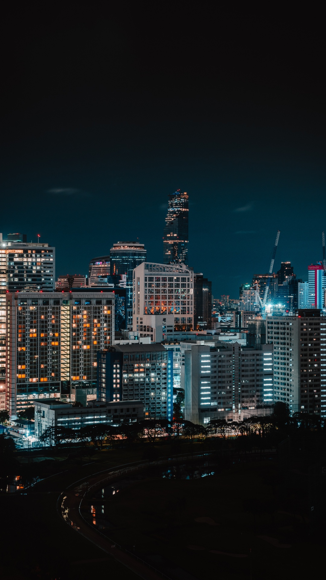 Skyline Der Stadt Bei Nacht Night. Wallpaper in 1080x1920 Resolution