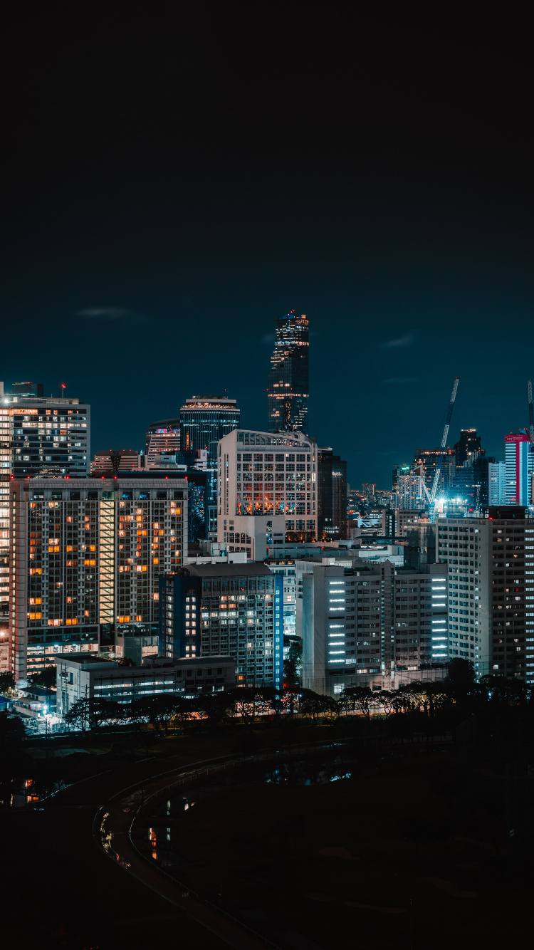 Skyline Der Stadt Bei Nacht Night. Wallpaper in 750x1334 Resolution
