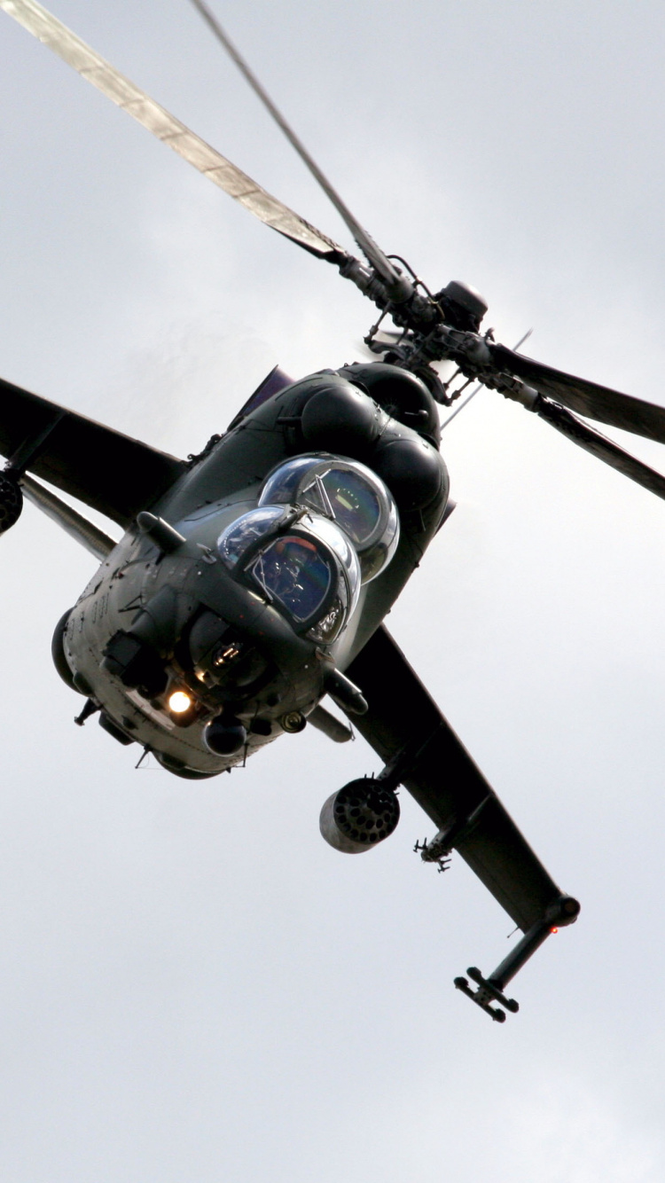 Helicóptero Negro y Gris Volando en el Cielo. Wallpaper in 750x1334 Resolution