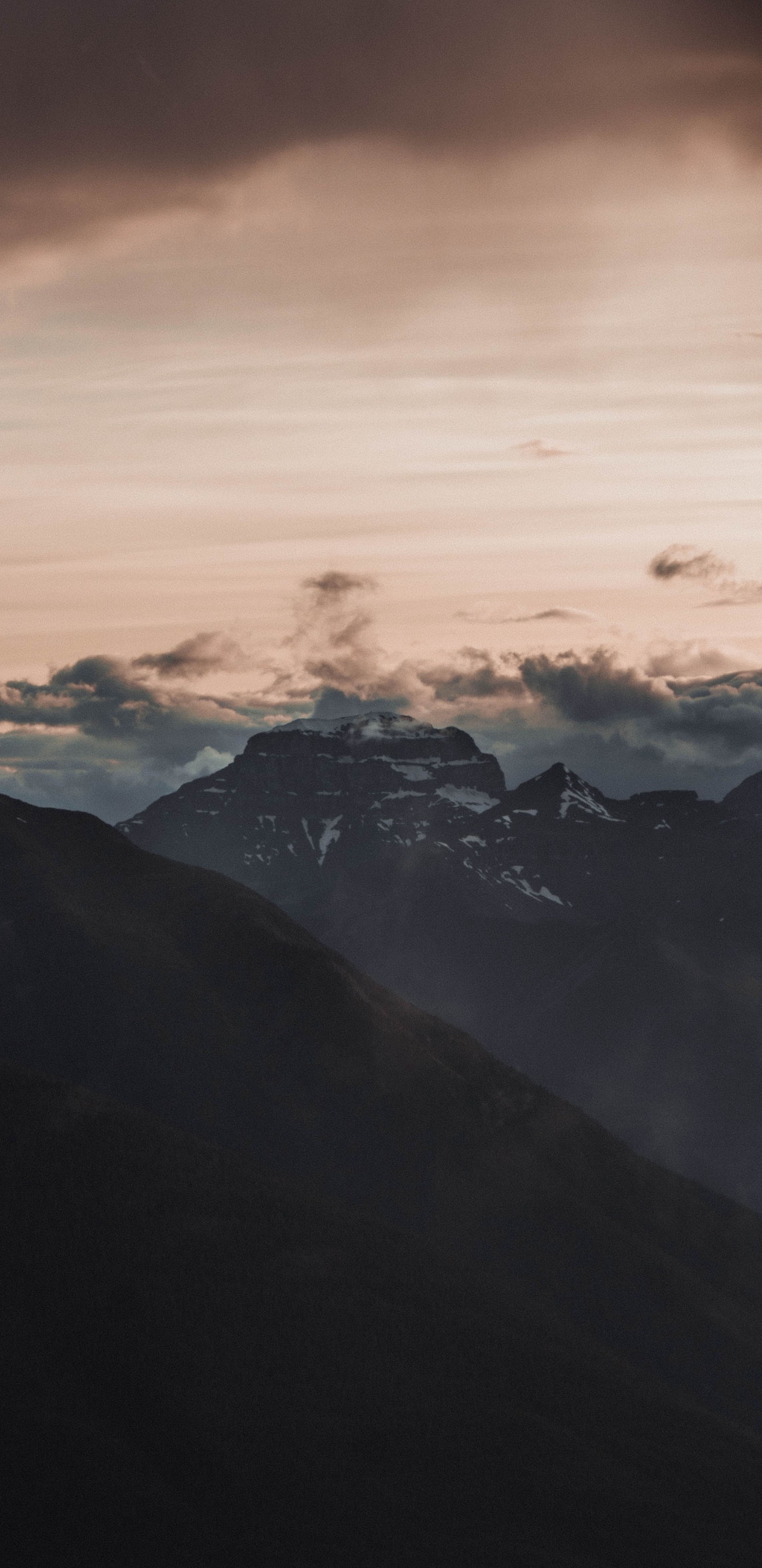 Sonnenlicht, Grat, Mount Scenery, Bergkette, Atmosphäre. Wallpaper in 1440x2960 Resolution