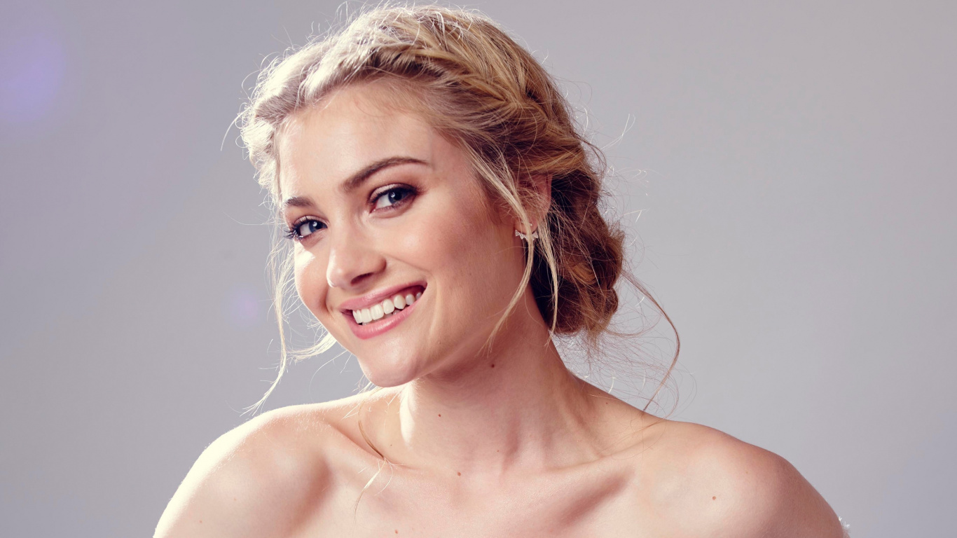 Skyler Samuels, Entrecejo, Cabello, Nariz, Piel. Wallpaper in 1366x768 Resolution