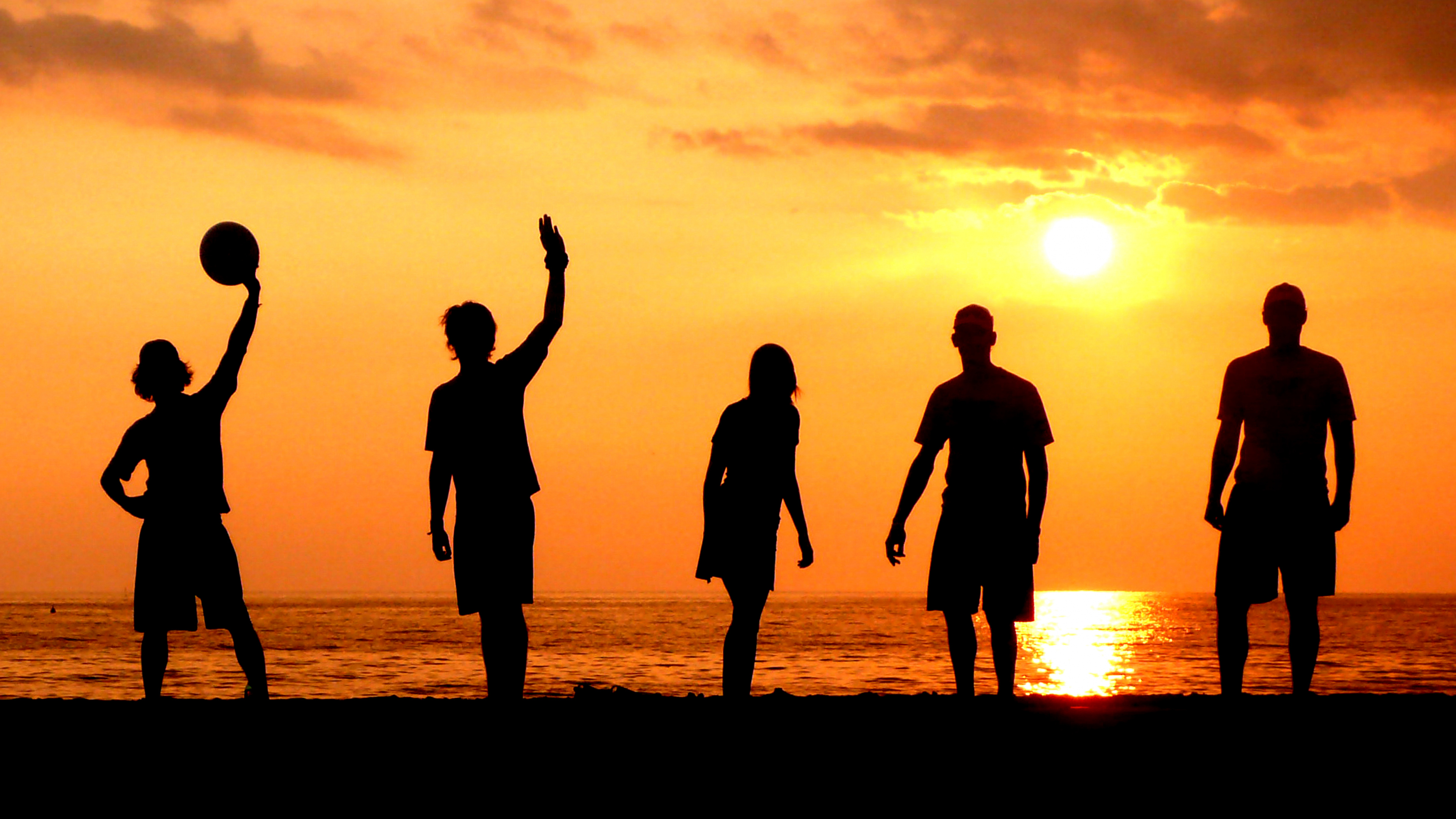 Disco Volador Estilo Libre, Silueta, Diversión, Puesta, Mañana. Wallpaper in 3840x2160 Resolution