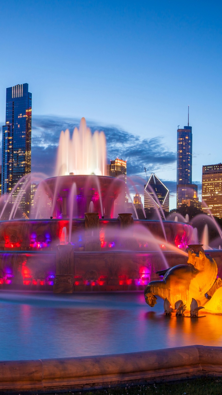 Water Fountain in The City During Night Time. Wallpaper in 720x1280 Resolution