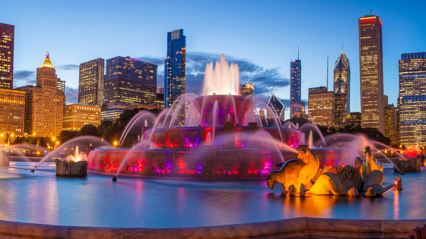 Fuente de Agua en la Ciudad Durante la Noche. Wallpaper in 1366x768 Resolution