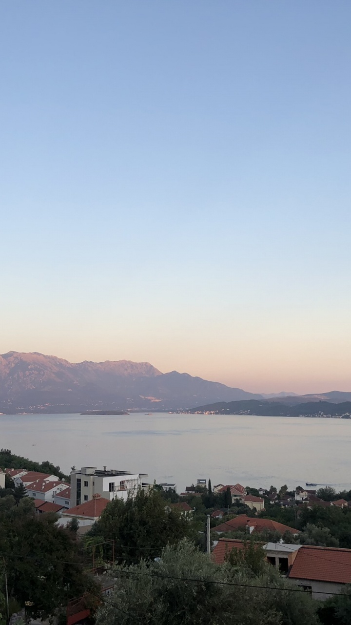 Water, Real Estate, Mountainous Landforms, Highland, Hill. Wallpaper in 720x1280 Resolution