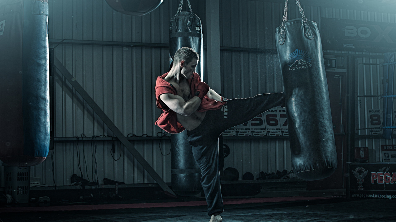 Homme en Veste Rouge et Blanche et Jean Bleu. Wallpaper in 1280x720 Resolution