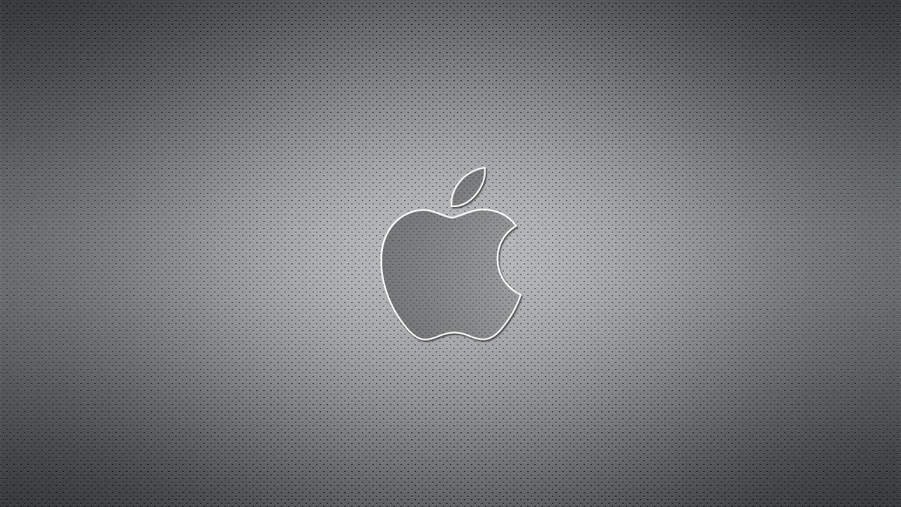 Macbook Argent Sur Table en Bois Marron. Wallpaper in 1280x720 Resolution