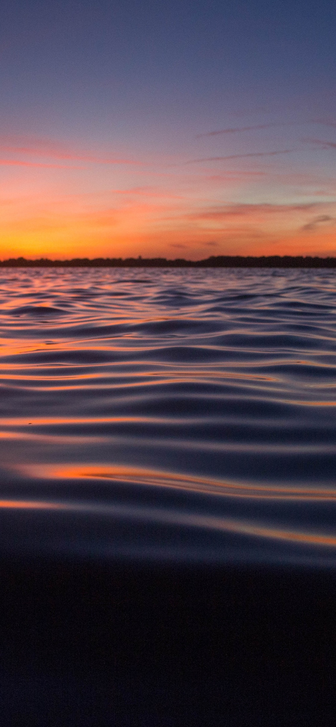 Horizont, Gewässer, Wasser, Meer, Sonnenuntergang. Wallpaper in 1125x2436 Resolution