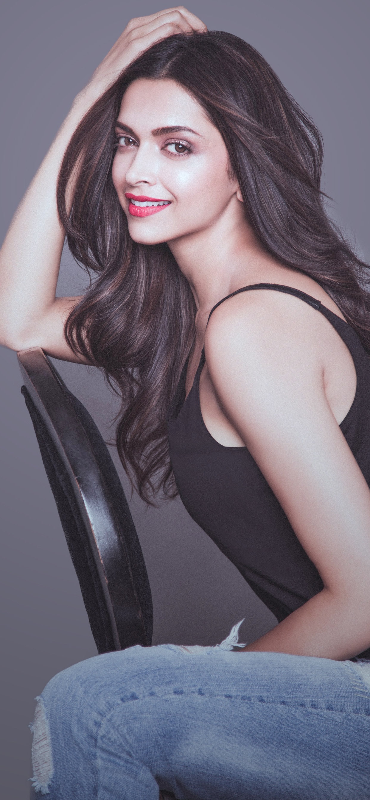 Deepika Padukone, Bollywood, Beauté, Épaule, Modèle. Wallpaper in 1242x2688 Resolution