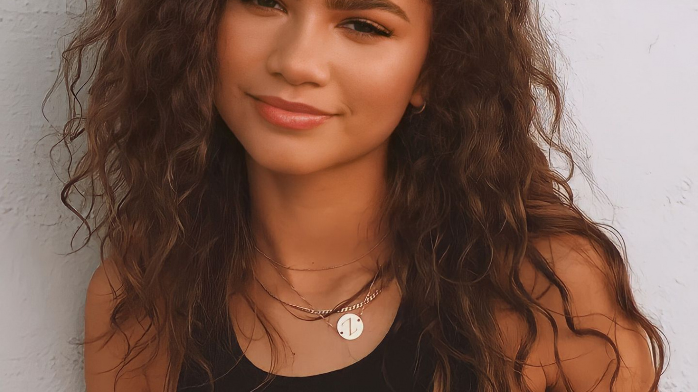 Zendaya, Euphoria, Forehead, Face, Brown. Wallpaper in 1366x768 Resolution