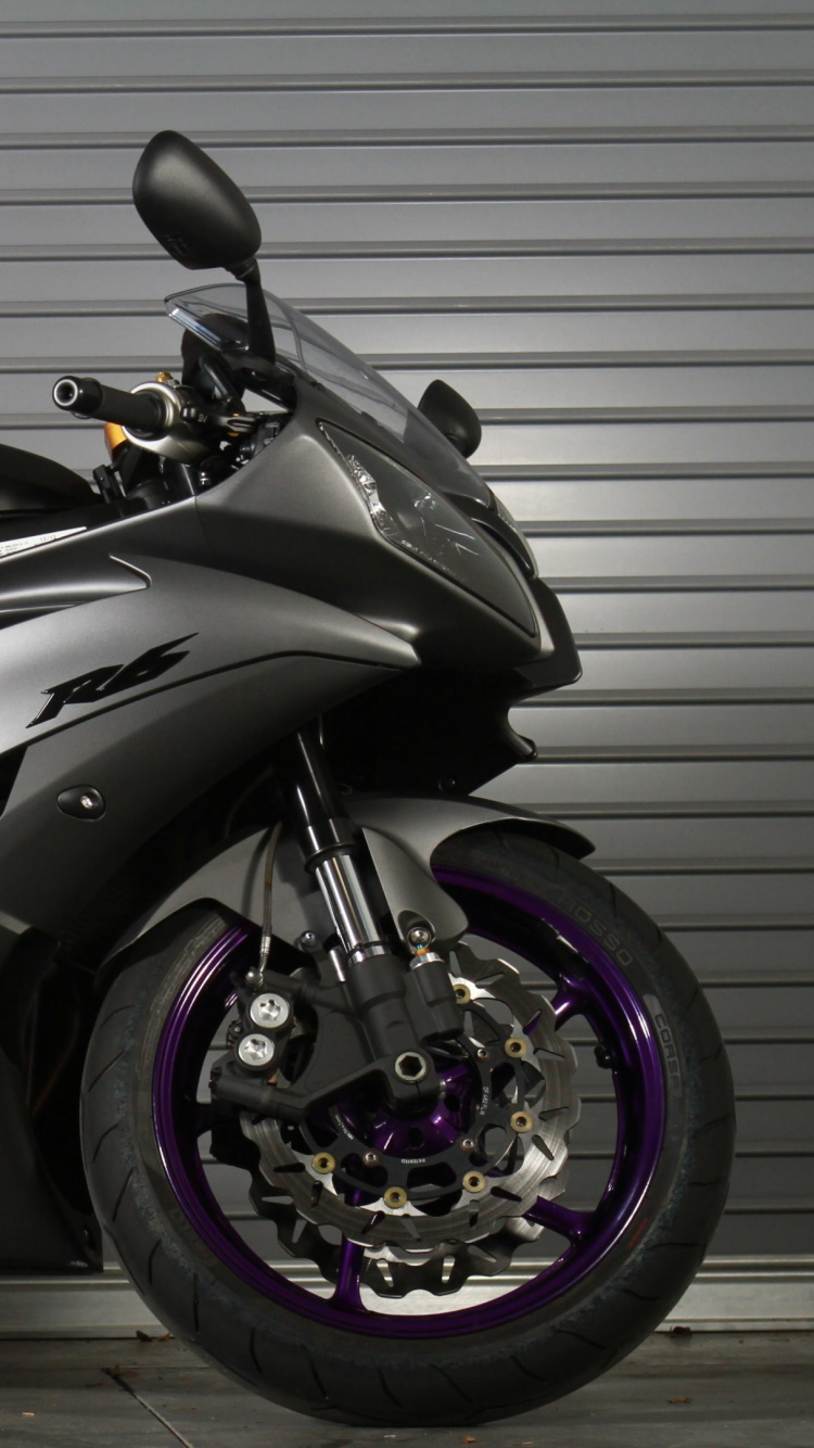 Black and Silver Sports Bike. Wallpaper in 750x1334 Resolution