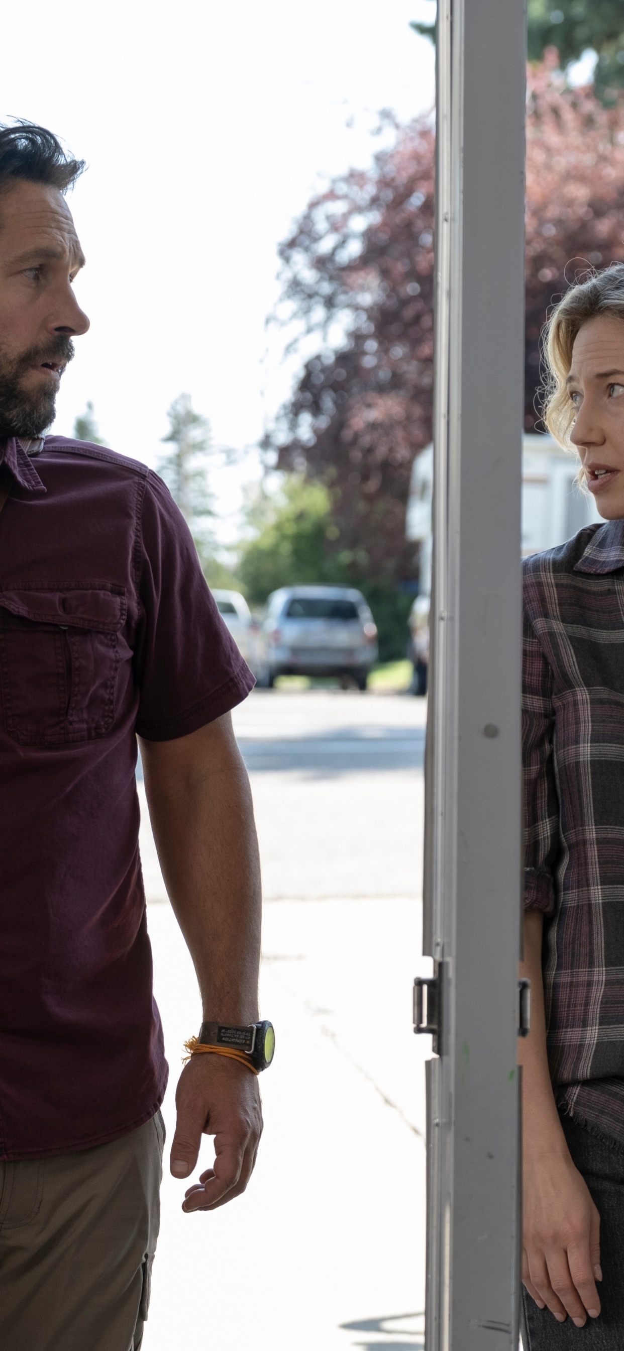 Ghostbusters Afterlife, Geisterjäger Paul Rudd, Geisterjäger II, Paul Rudd, Carrie Coon. Wallpaper in 1242x2688 Resolution