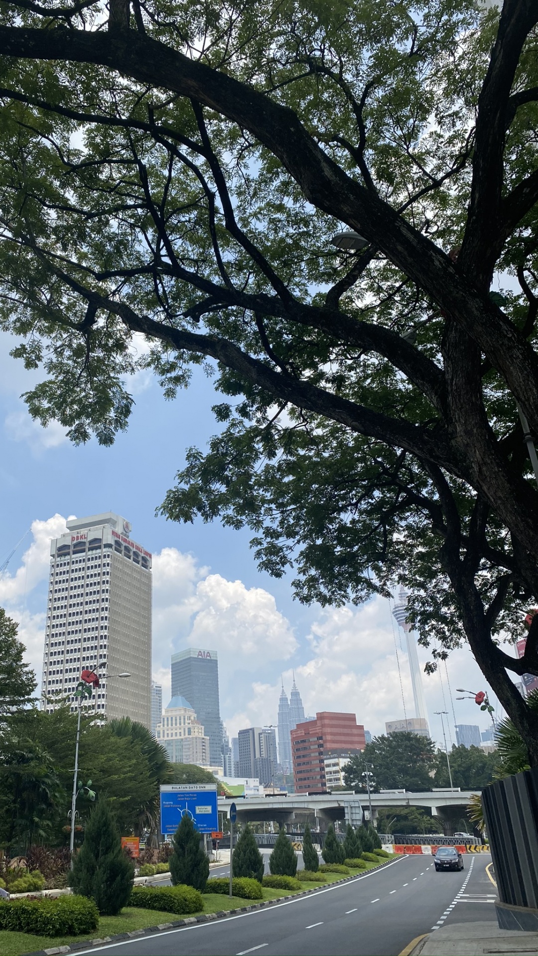 Kuala Lumpur, Malasia, Carretera, Barrio, Torre de Bloques. Wallpaper in 1080x1920 Resolution