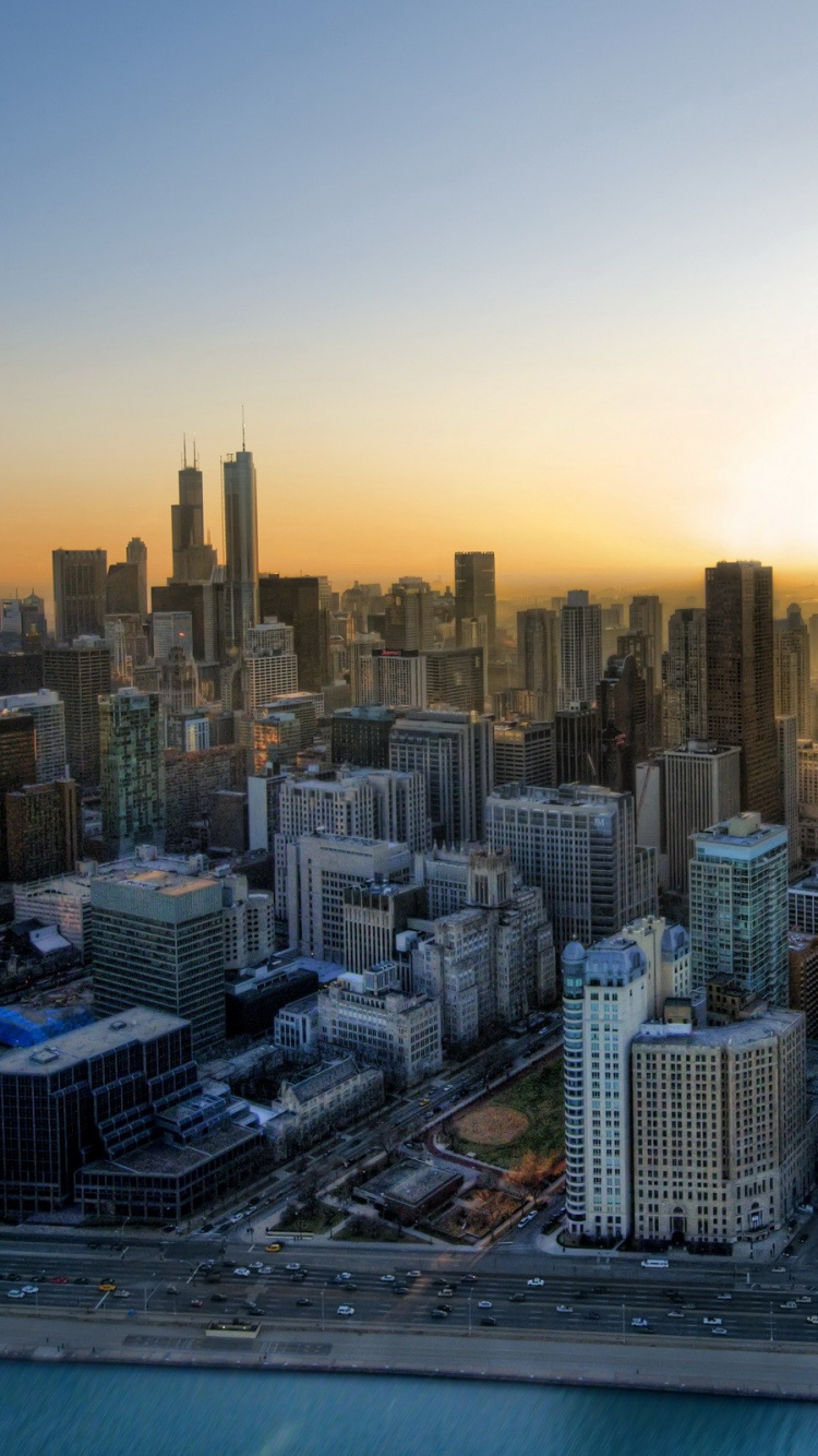 Horizon de la Ville Sous le Ciel Bleu Pendant la Journée. Wallpaper in 750x1334 Resolution