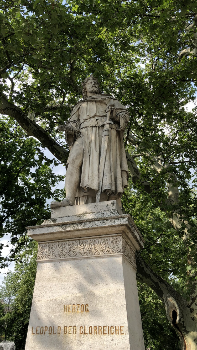 Statue, Monument de Nicolas Comte de Salm, la Sculpture Sur Pierre, Sculpture, Memorial. Wallpaper in 750x1334 Resolution