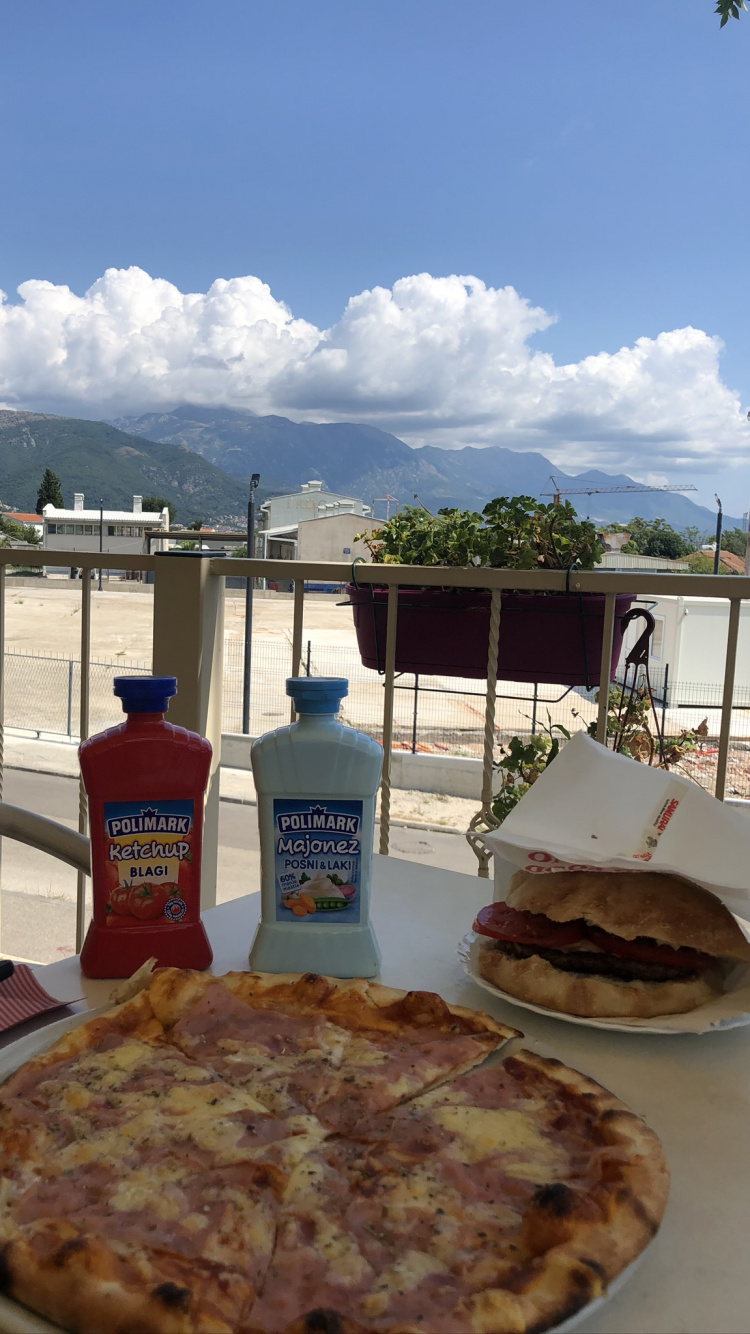 Pizza, Aliment, Cuisine, Ingrédient, Plat. Wallpaper in 750x1334 Resolution