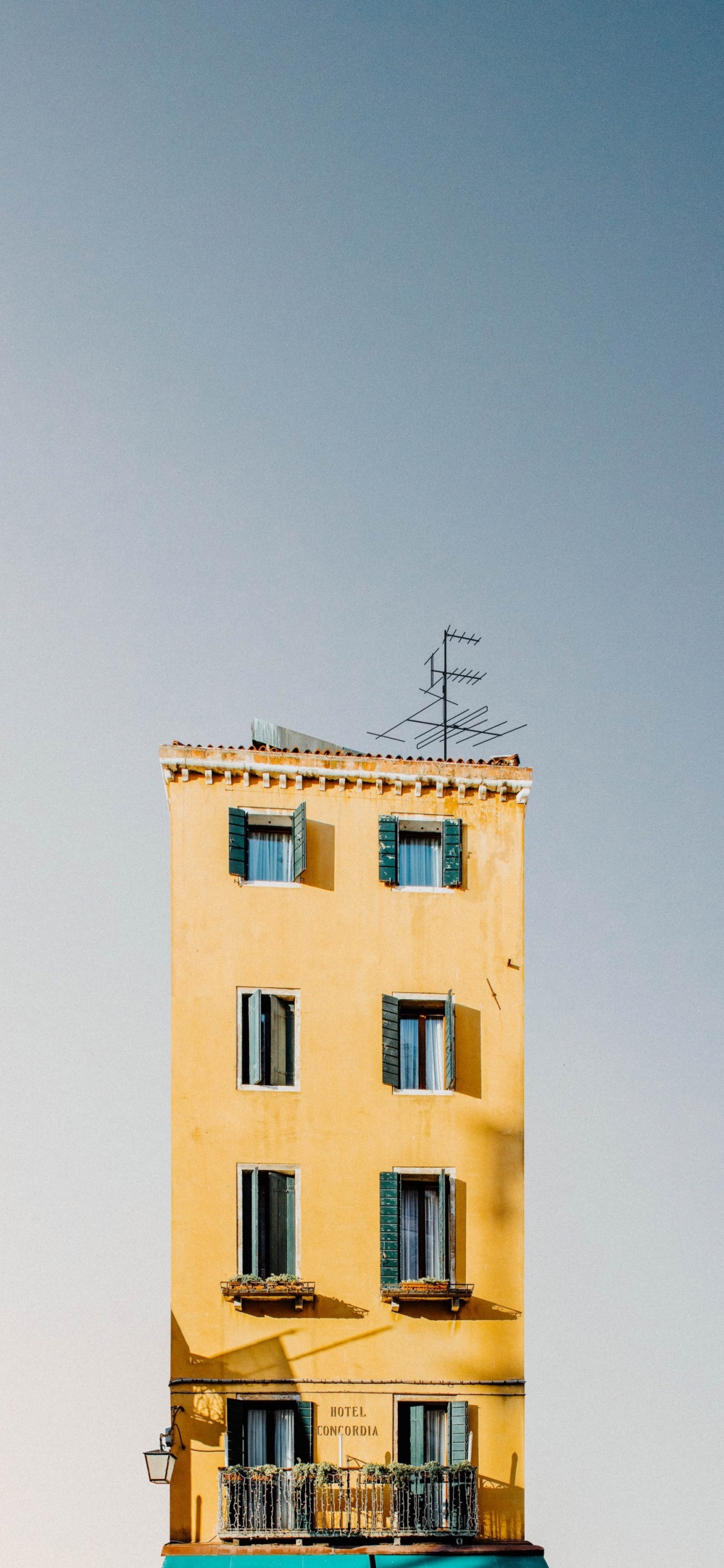 Window, Building, Rectangle, Tower Block, Condominium. Wallpaper in 1125x2436 Resolution