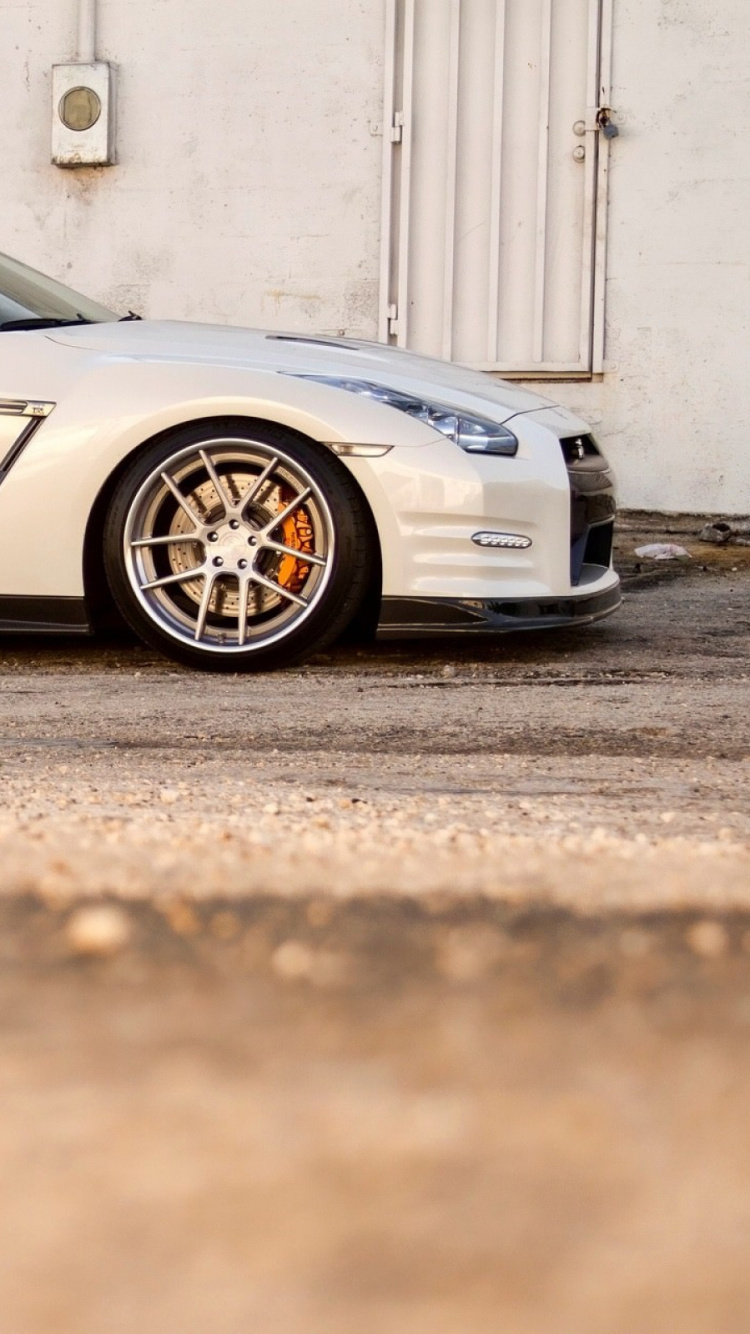 Silver Porsche 911 on Road During Daytime. Wallpaper in 750x1334 Resolution