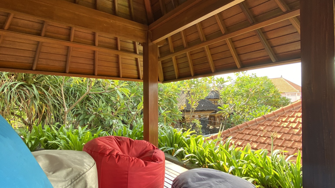 Real Estate, Roof, Wood, Ceiling, Tints and Shades. Wallpaper in 1280x720 Resolution