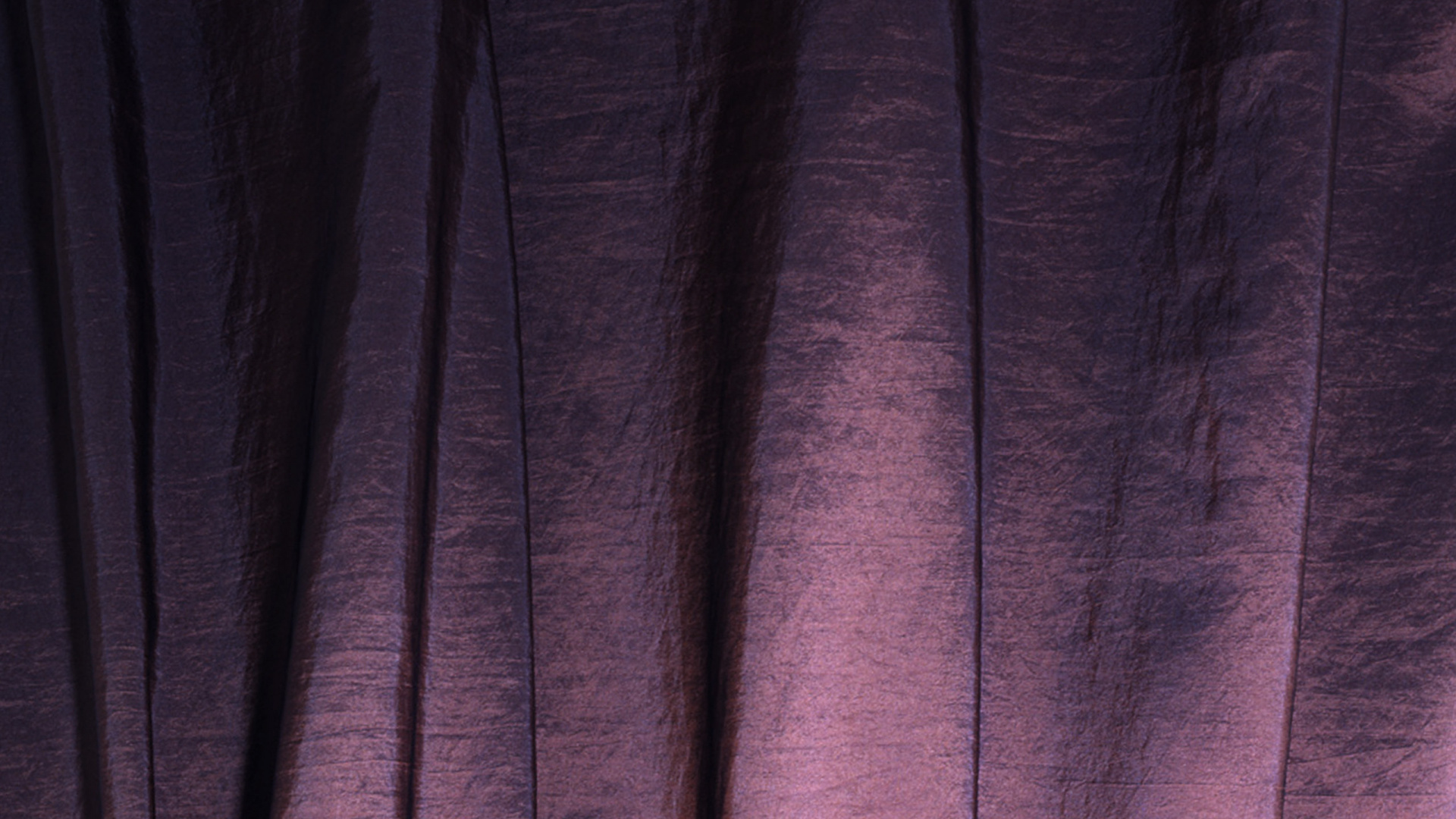 Textile Violet Près du Textile Noir. Wallpaper in 1920x1080 Resolution
