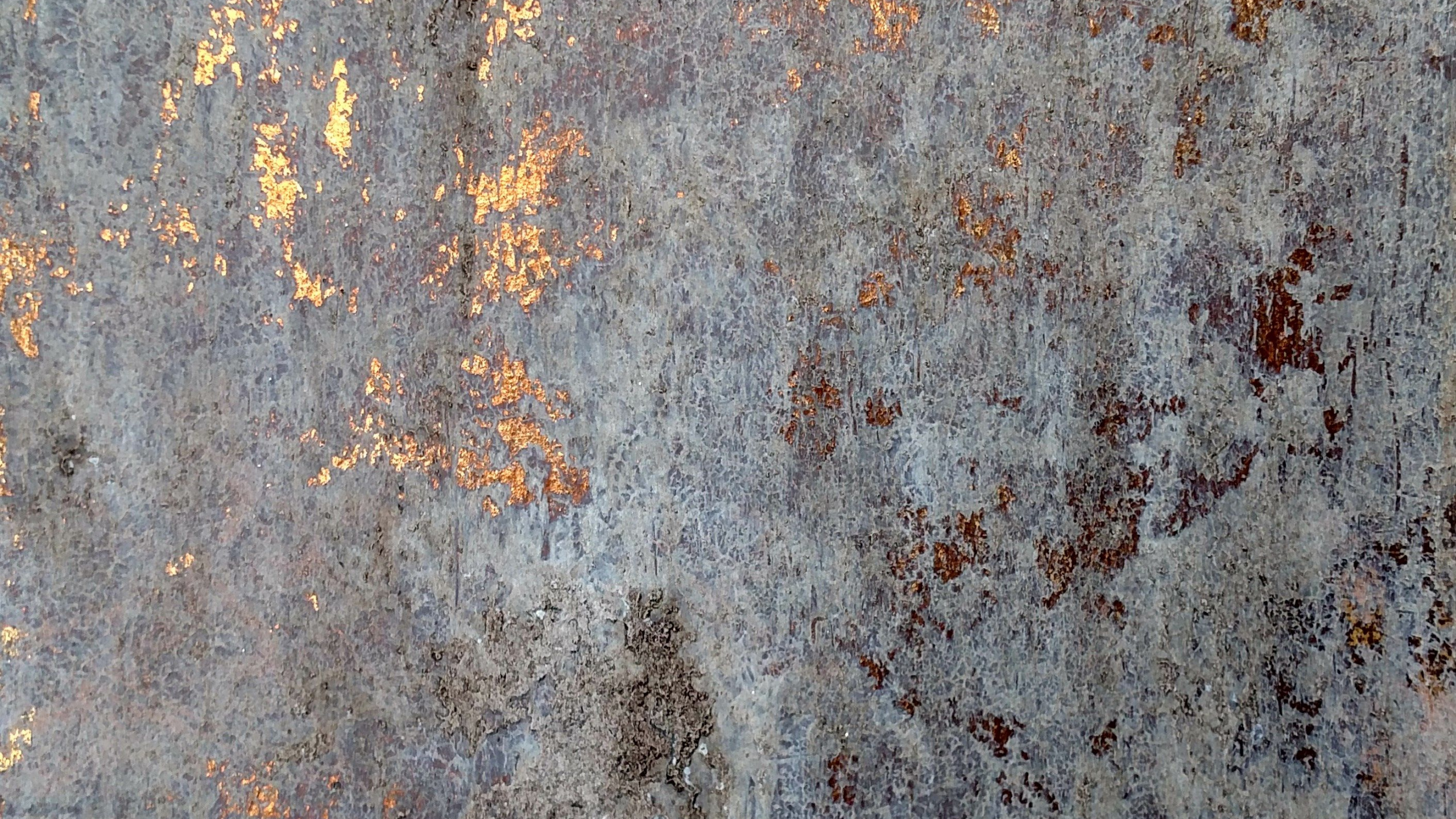 Blau-weiße Betonwand. Wallpaper in 2560x1440 Resolution