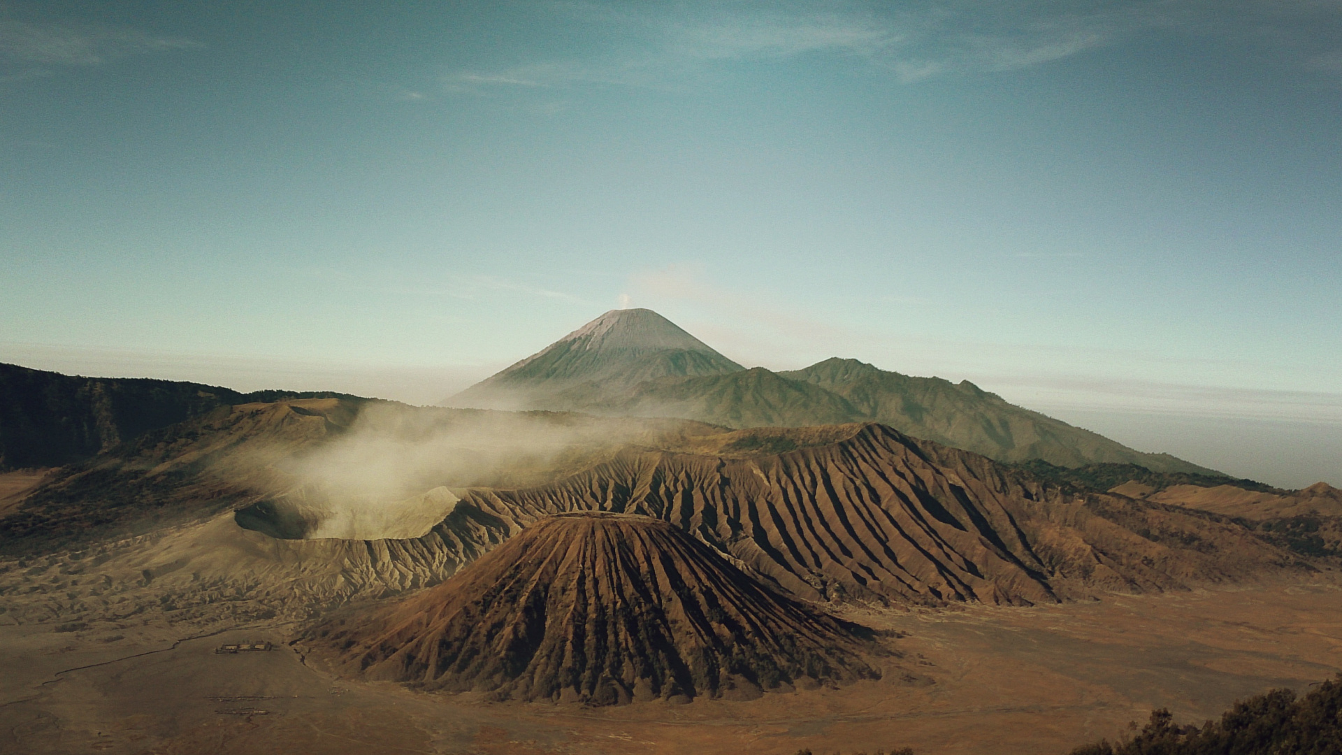 Brown and White Mountain Under Blue Sky During Daytime. Wallpaper in 1920x1080 Resolution