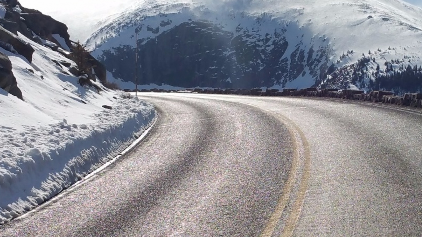 Berg Mit Einer Straße, Natur, Road, Zug, Reise. Wallpaper in 1366x768 Resolution